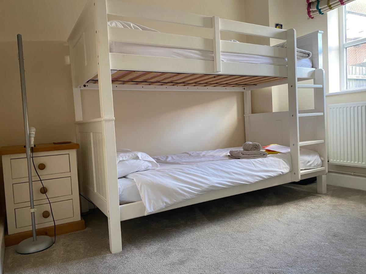 Relaxing Townhouse In The Heart Of Bridport Villa Bagian luar foto