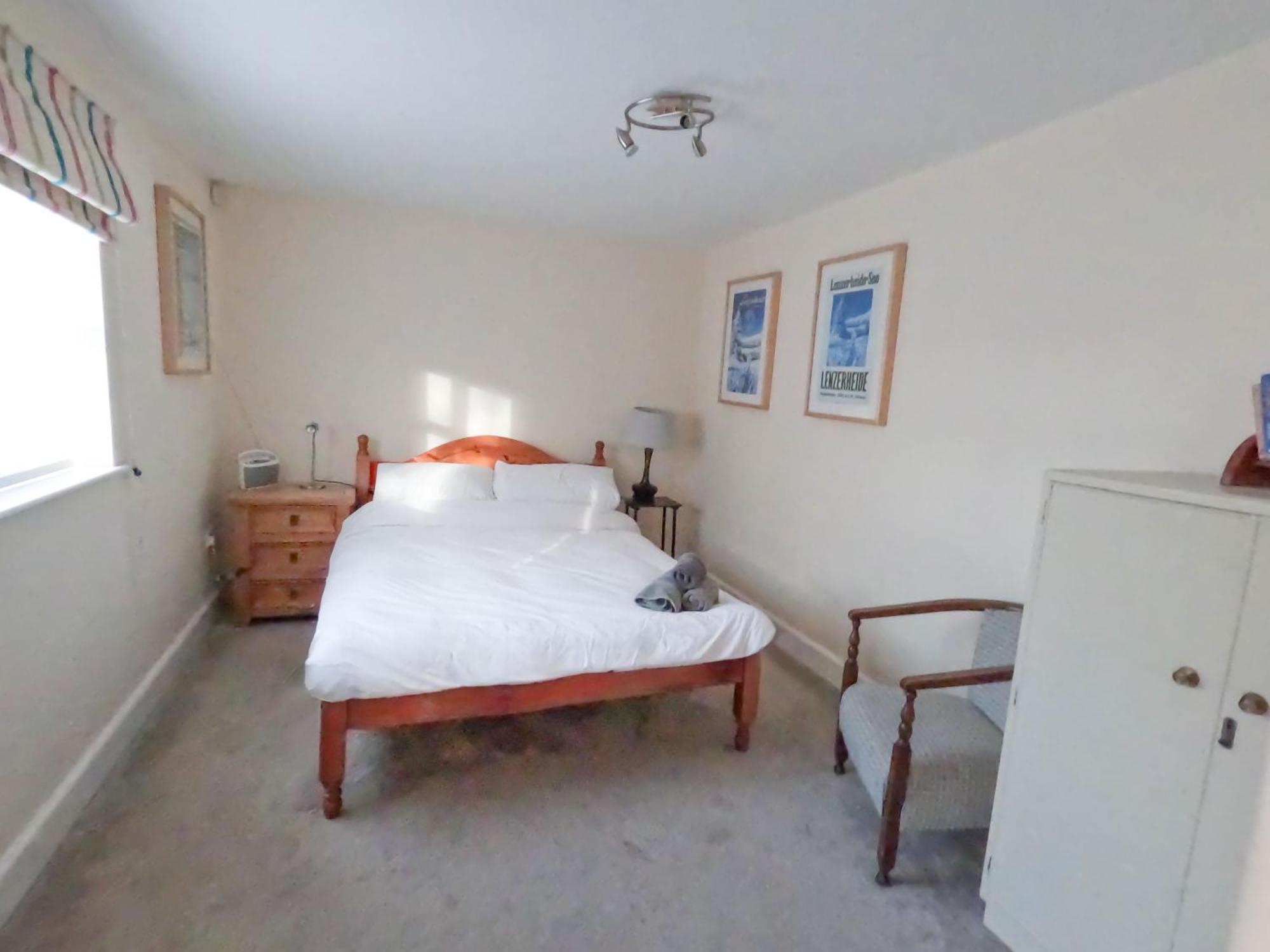 Relaxing Townhouse In The Heart Of Bridport Villa Bagian luar foto