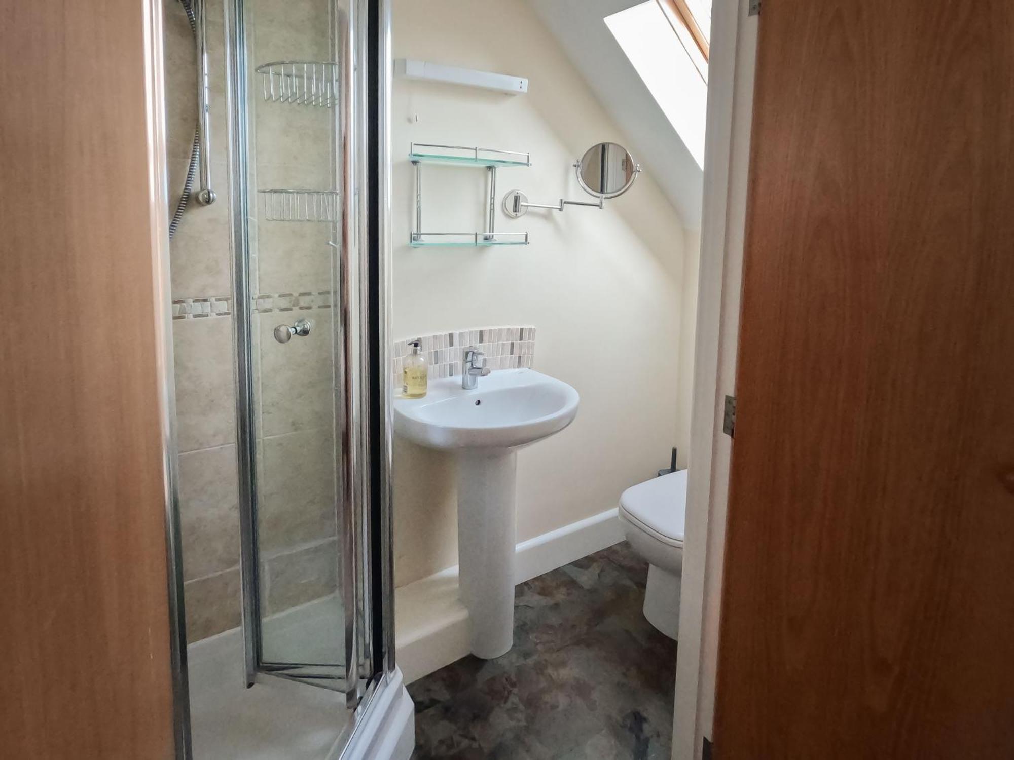 Relaxing Townhouse In The Heart Of Bridport Villa Bagian luar foto